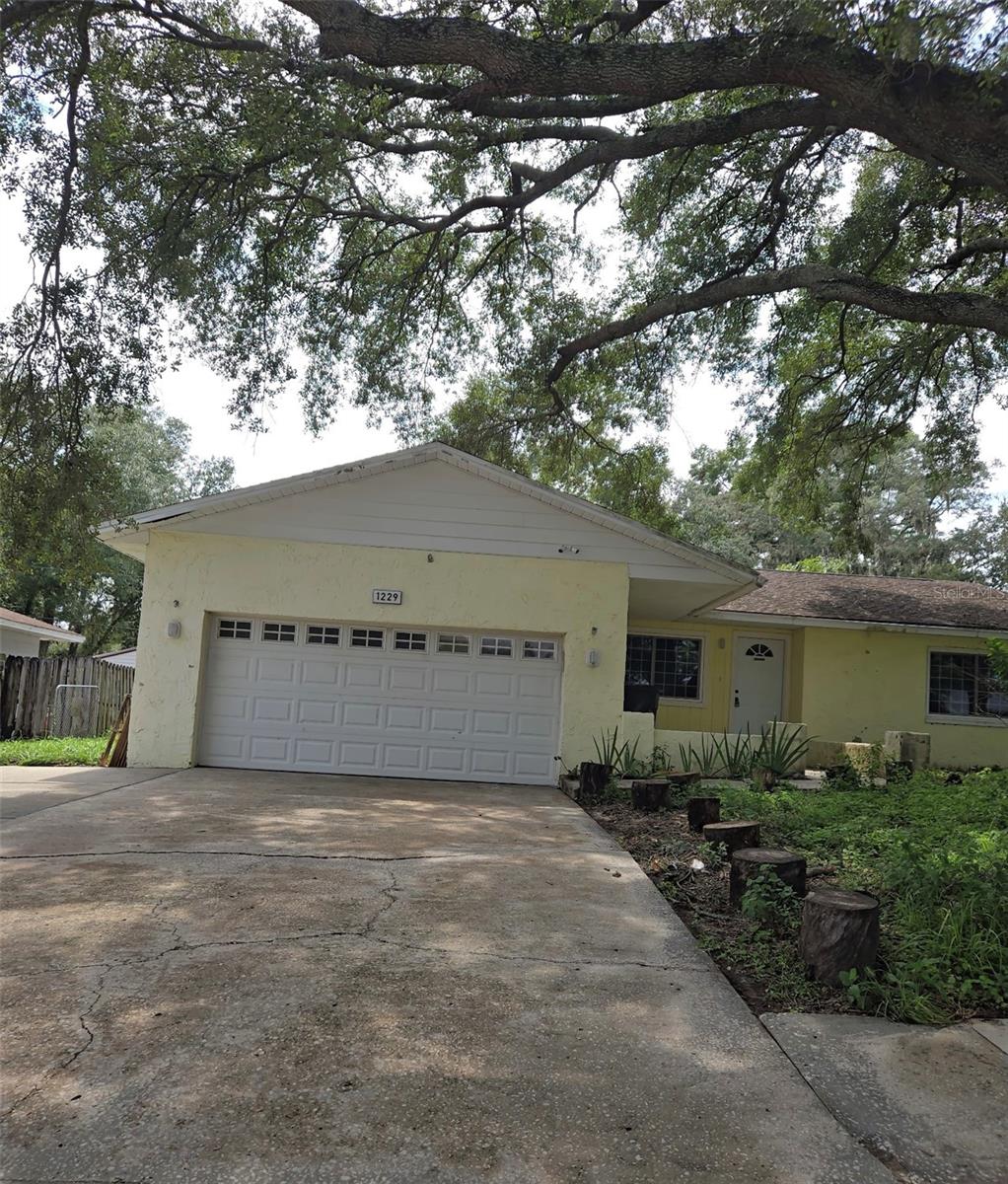 Photo of 1229 OAK VALLEY DRIVE SEFFNER FL 33584