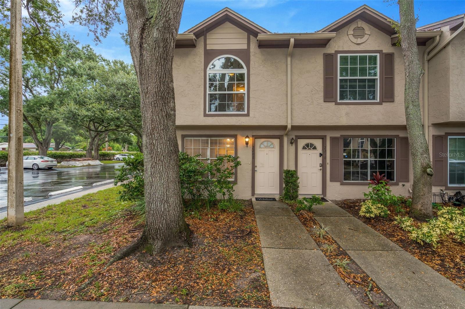 Photo of 2208 FLETCHERS POINT CIRCLE TAMPA FL 33613