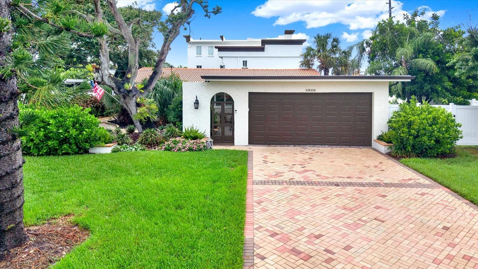 Photo of 1040 PALM DRIVE BELLEAIR BEACH FL 33786
