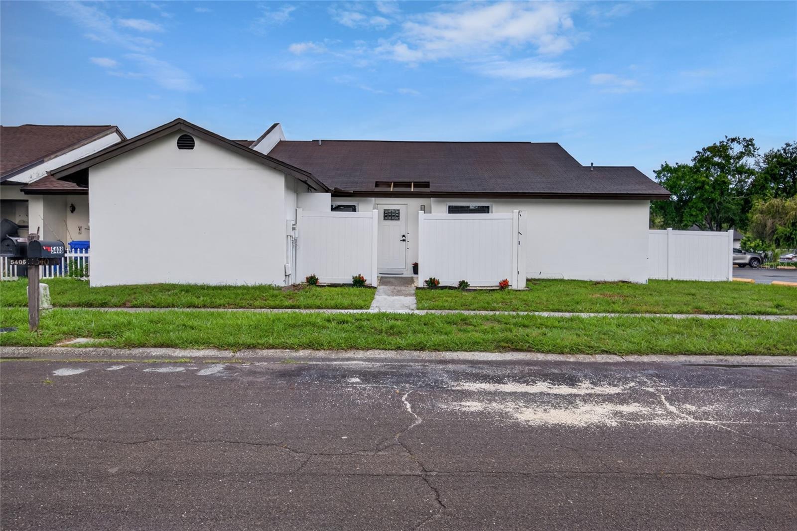Photo of 5408 MARLWOOD COURT TAMPA FL 33624