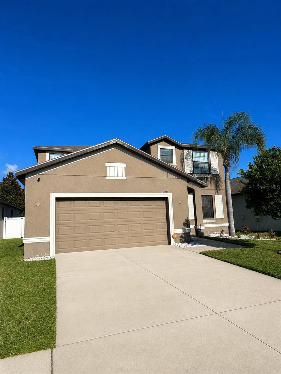 Photo of 10908 WHITTNEY CHASE DRIVE RIVERVIEW FL 33579