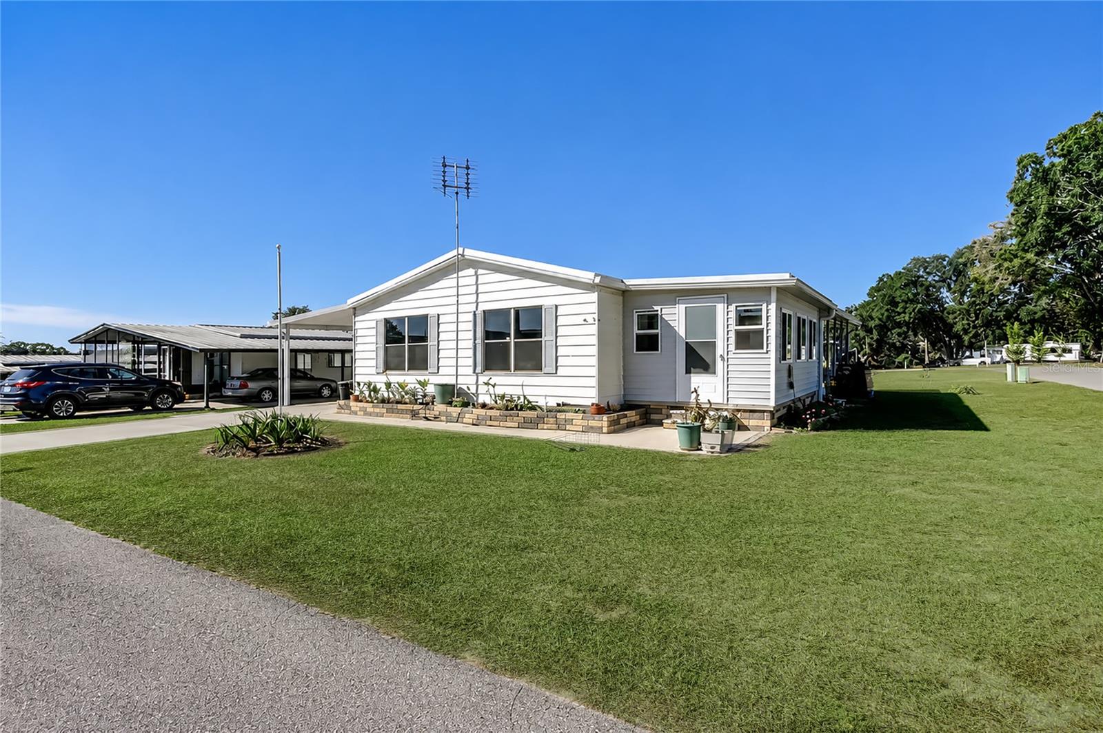 Photo of 10151 HAMP DRIVE DADE CITY FL 33525