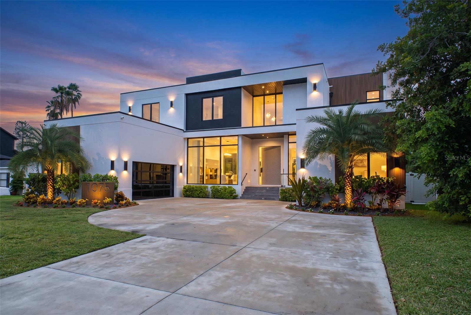Photo of 1076 SNELL ISLE BOULEVARD ST PETERSBURG FL 33704