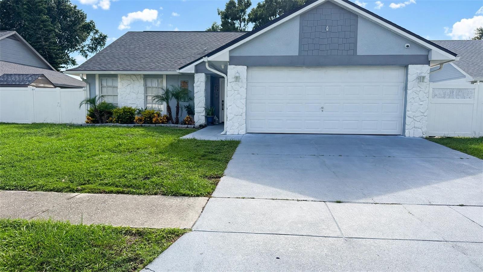 Photo of 7102 HOLLOWELL DRIVE TAMPA FL 33634