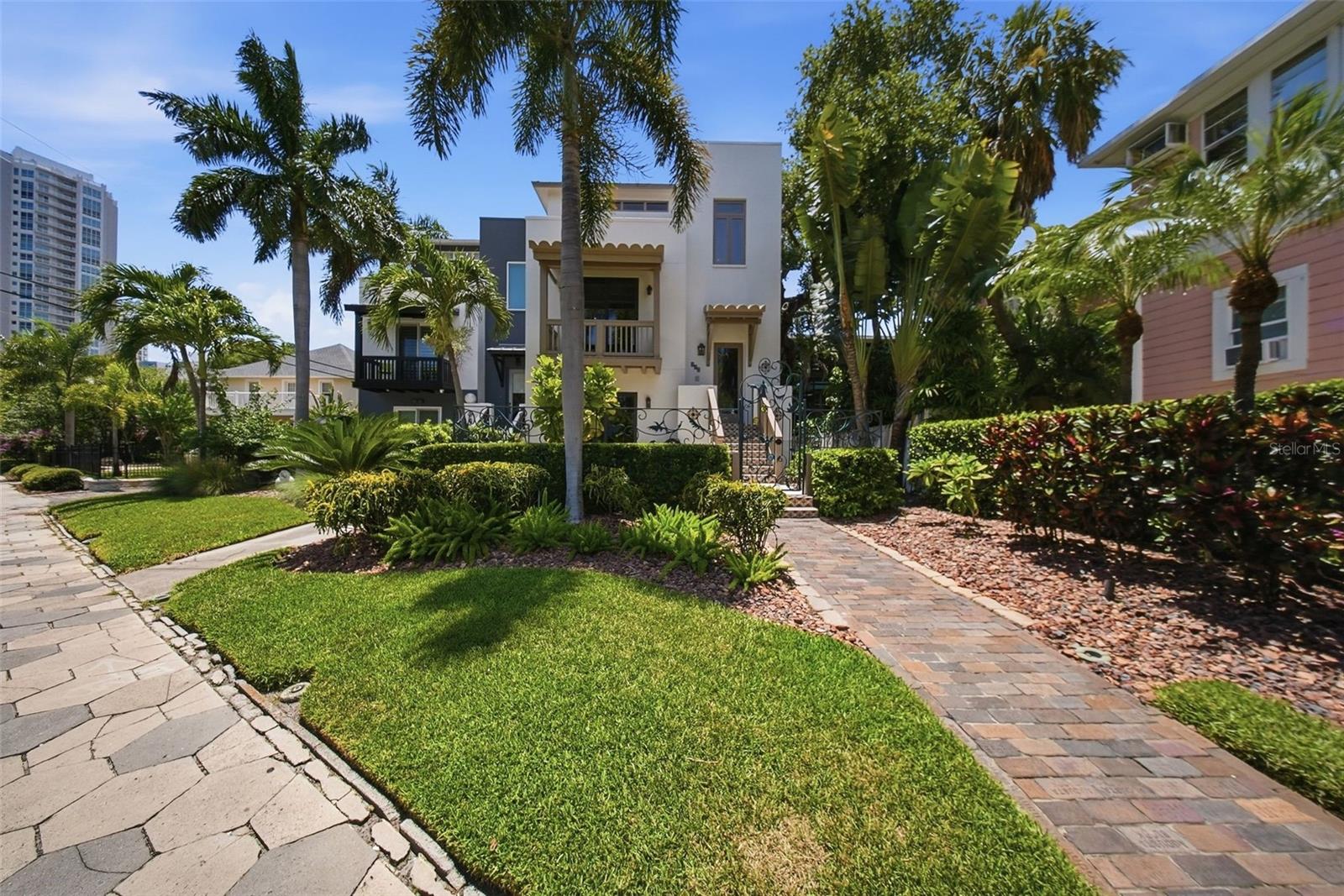 Photo of 650 BEACH DRIVE ST PETERSBURG FL 33701