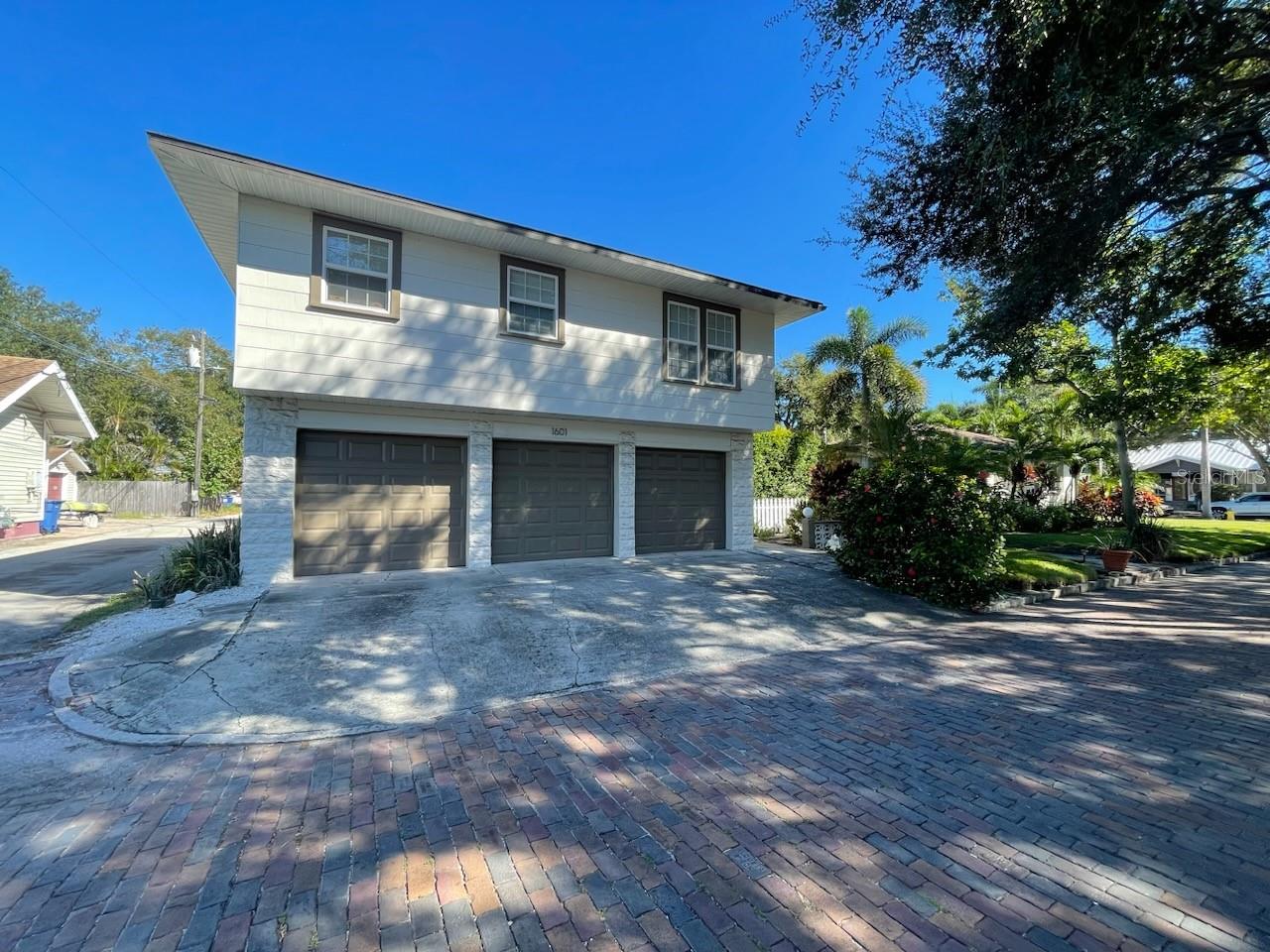 Photo of 1601 11 STREET ST PETERSBURG FL 33704
