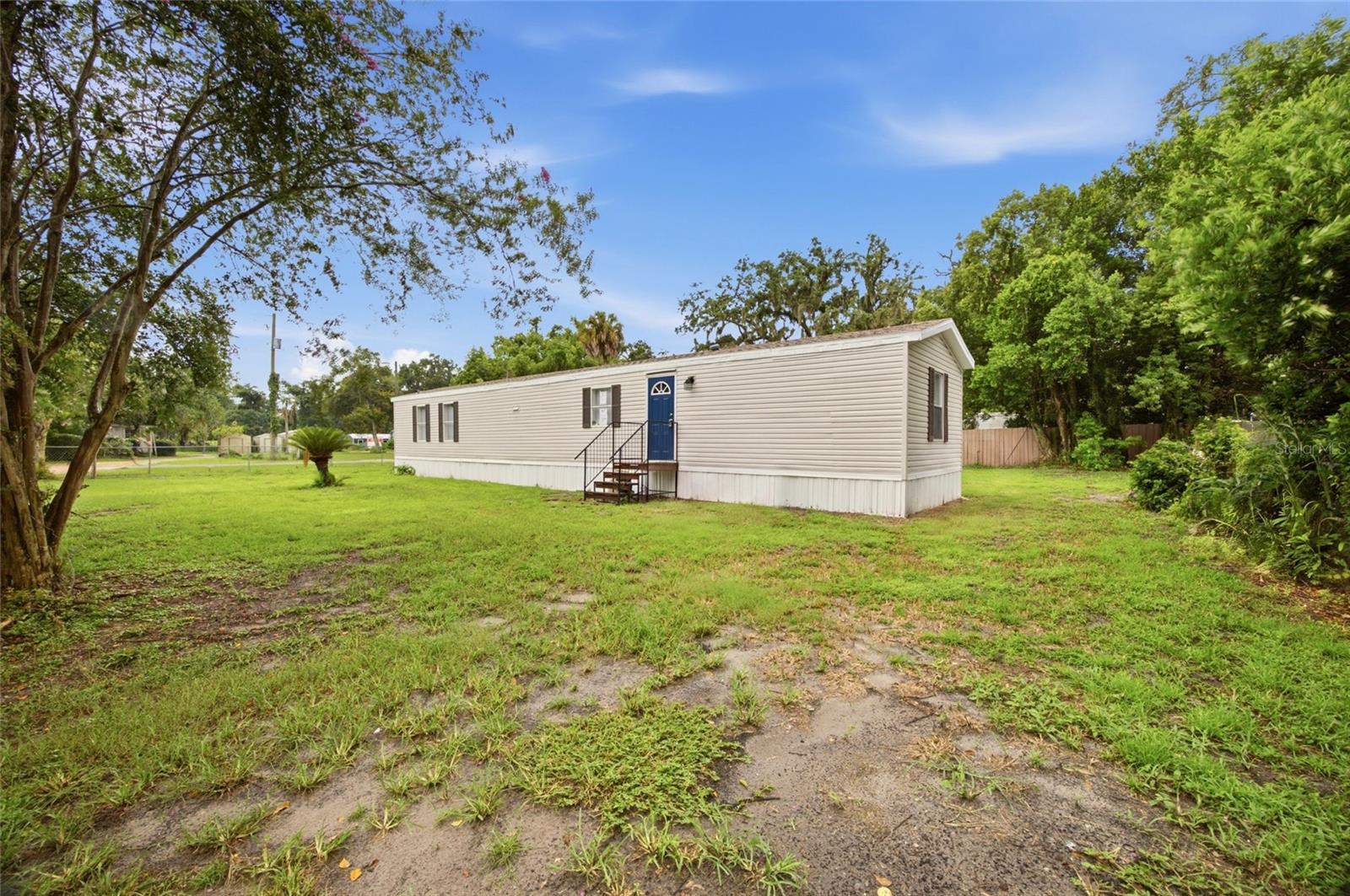 Photo of 11602 LEWIS AVENUE THONOTOSASSA FL 33592