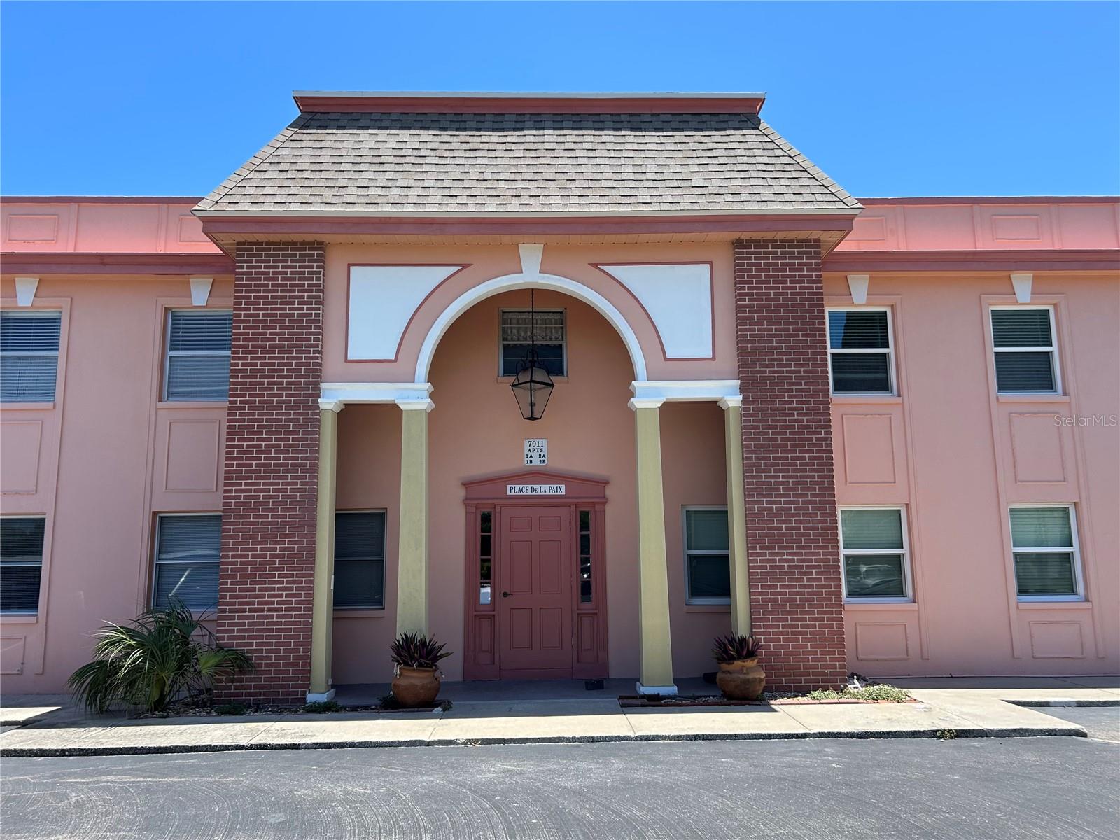 Photo of 7011 PLACE DE LA PAIX #1A ST PETERSBURG FL 33707