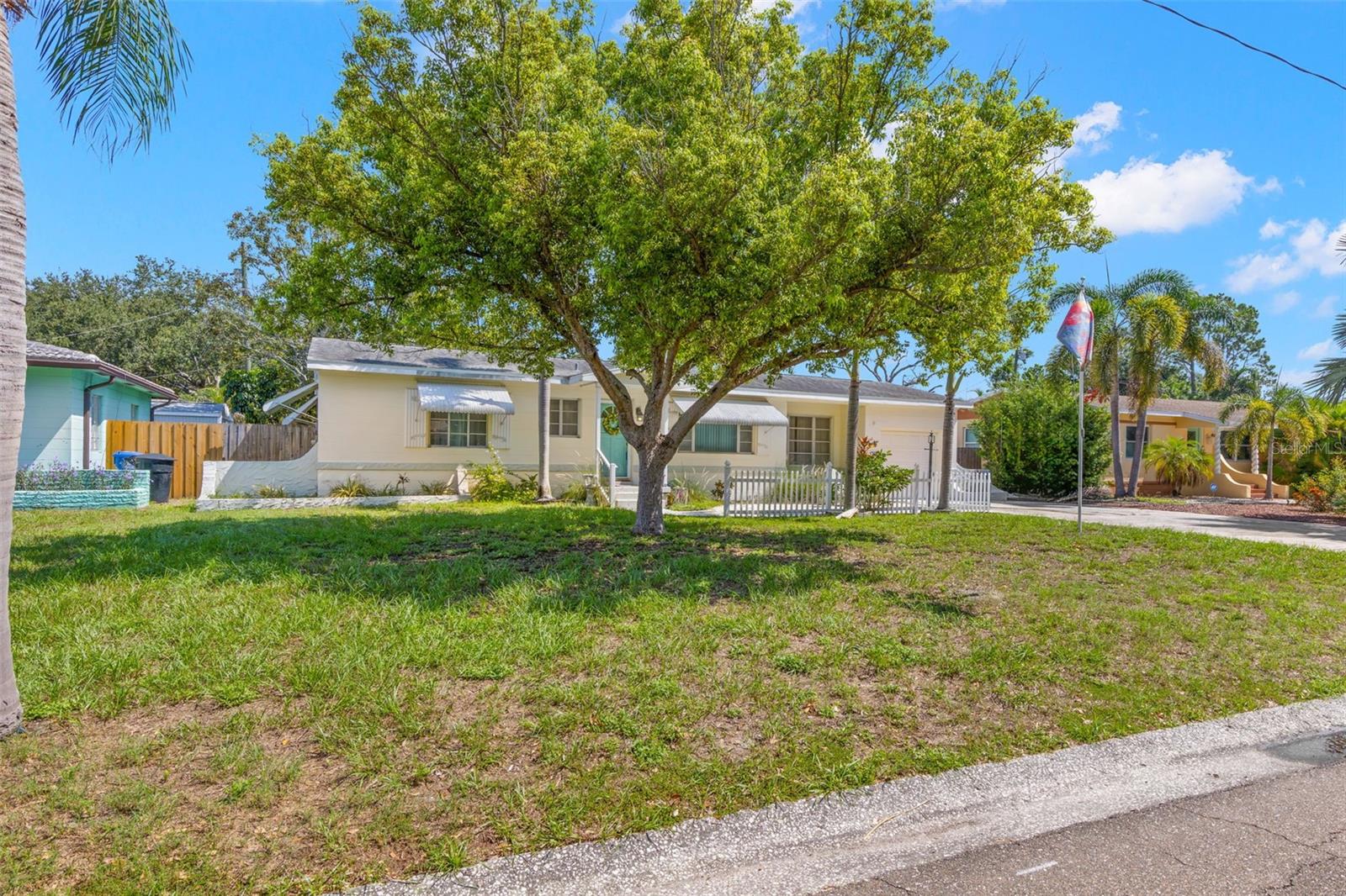 Photo of 4559 N YARDLEY AVENUE ST PETERSBURG FL 33713