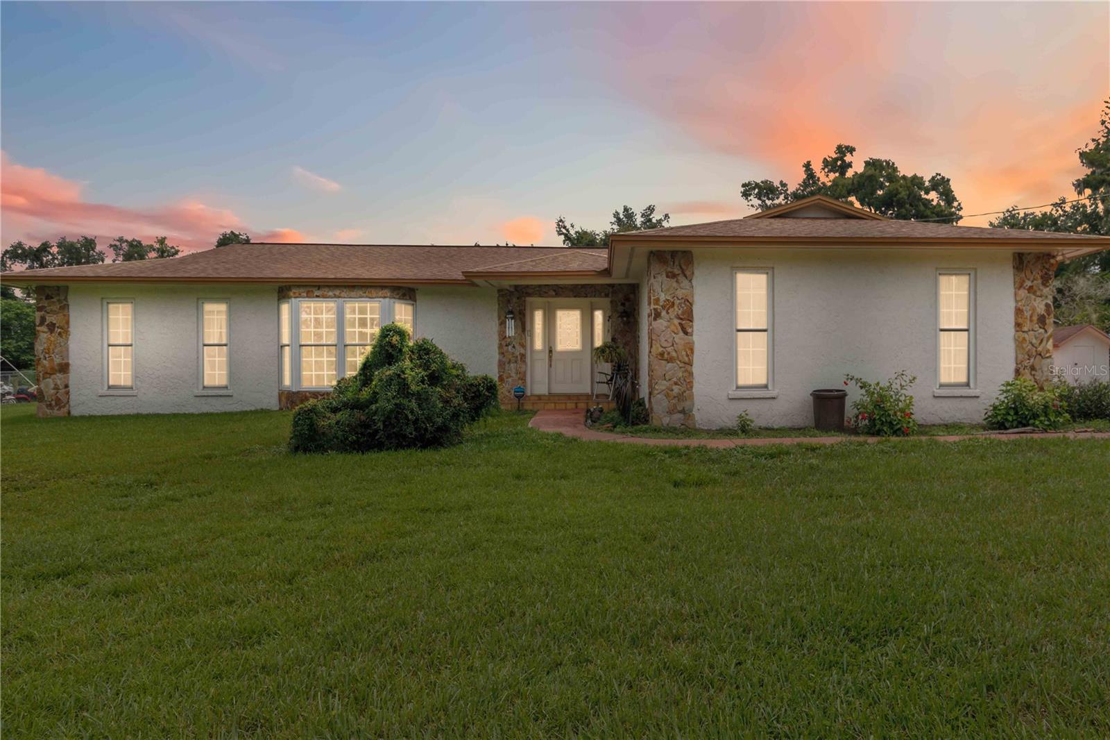 Photo of 4803 LYNN OAKS CIRCLE DOVER FL 33527