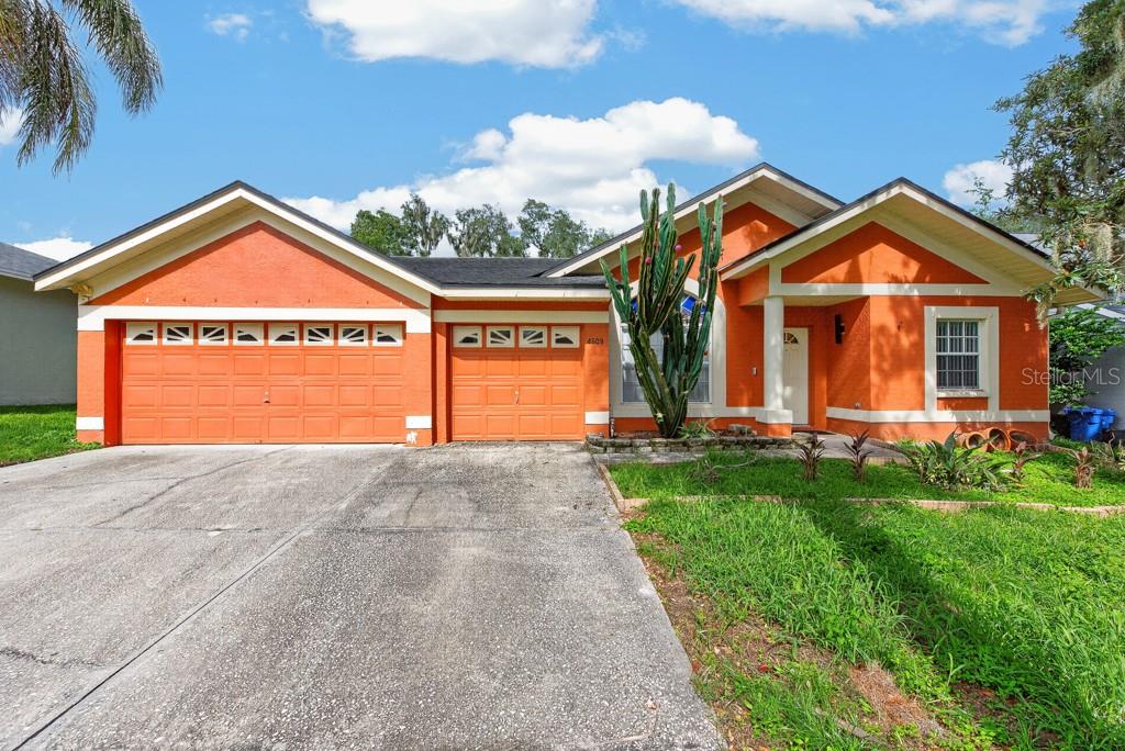 Photo of 4609 OAK RIVER CIRCLE VALRICO FL 33596