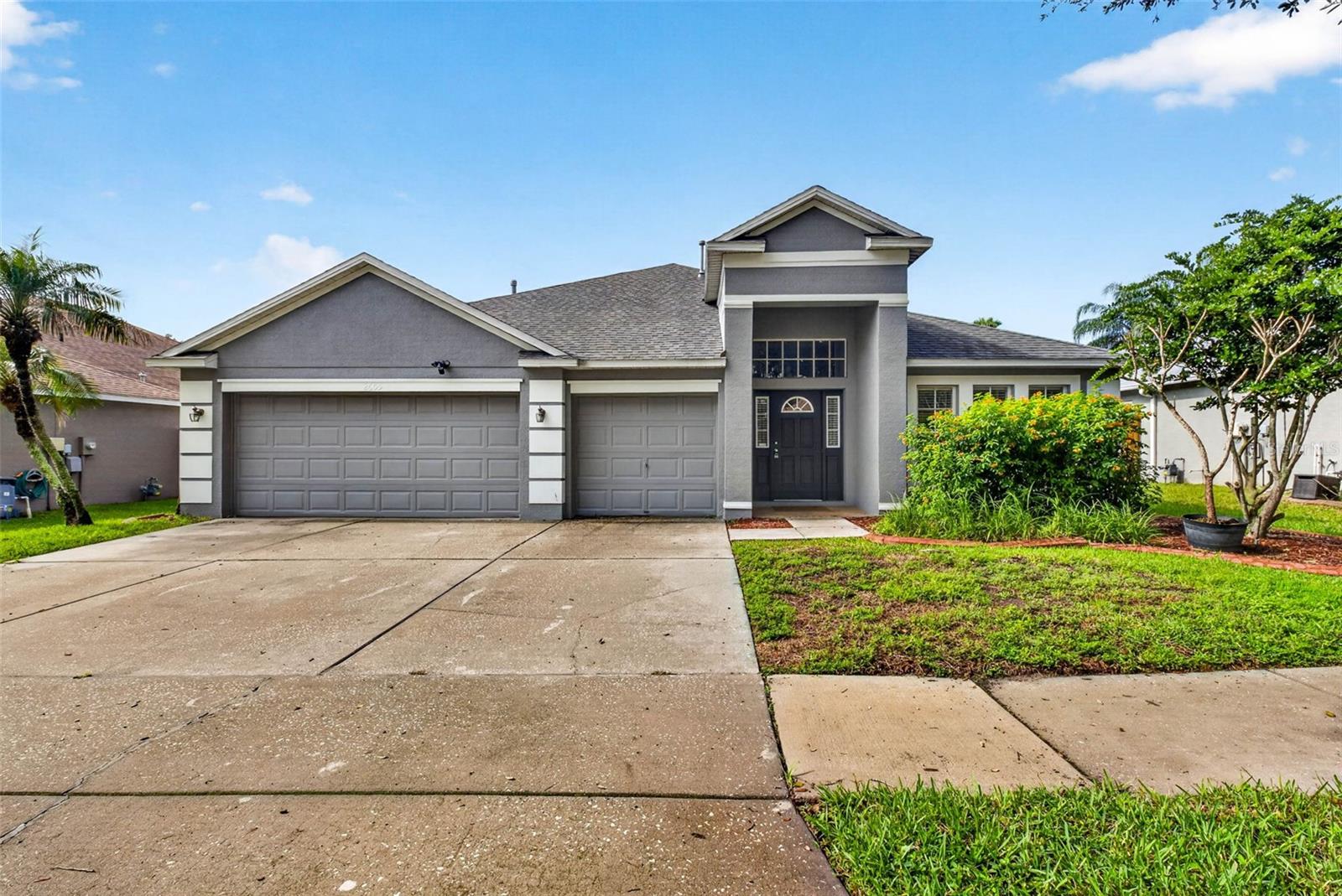 Photo of 2605 VALENCIA GROVE DRIVE VALRICO FL 33596