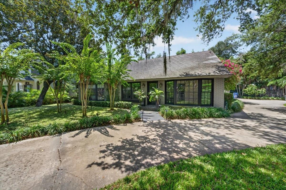 Photo of 3020 W VILLA ROSA PARK TAMPA FL 33611