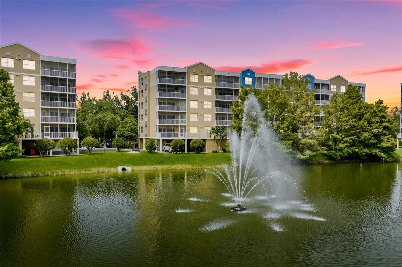 Photo of 960 STARKEY ROAD #3106 LARGO FL 33771