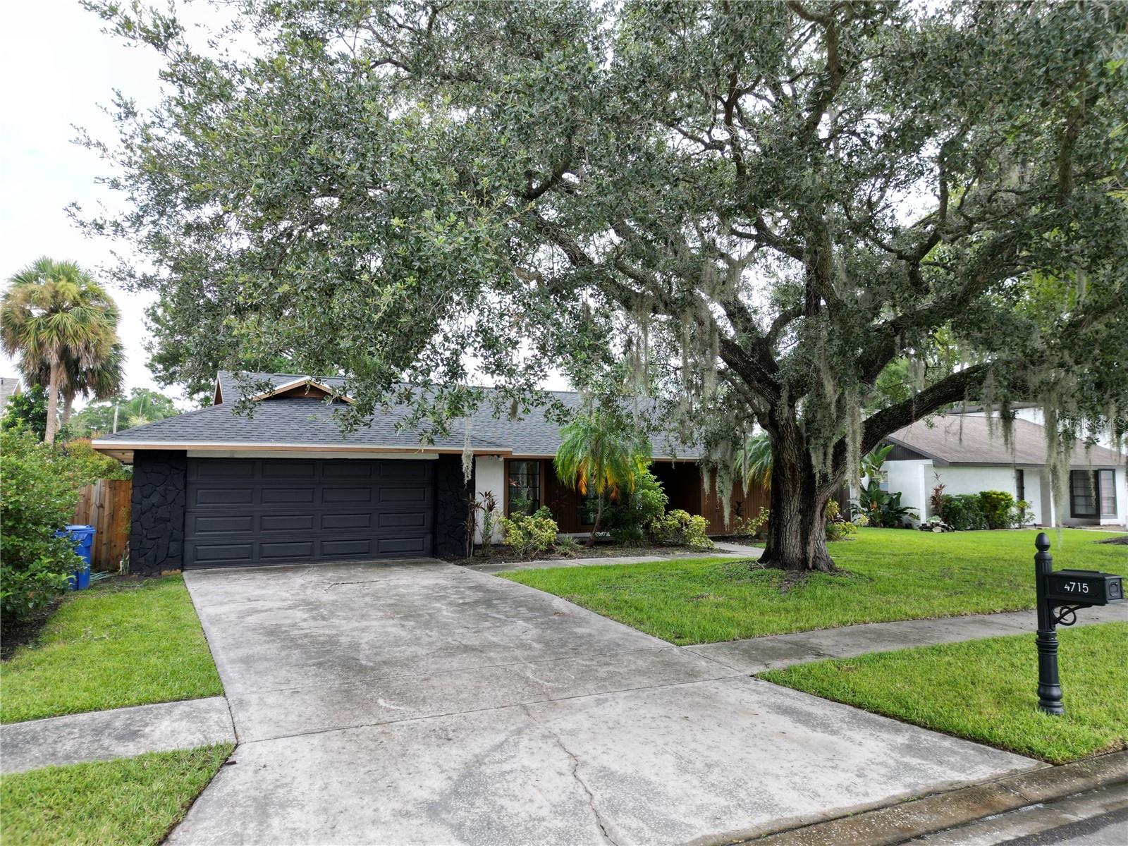 Photo of 4715 KEMBLE COURT TAMPA FL 33624