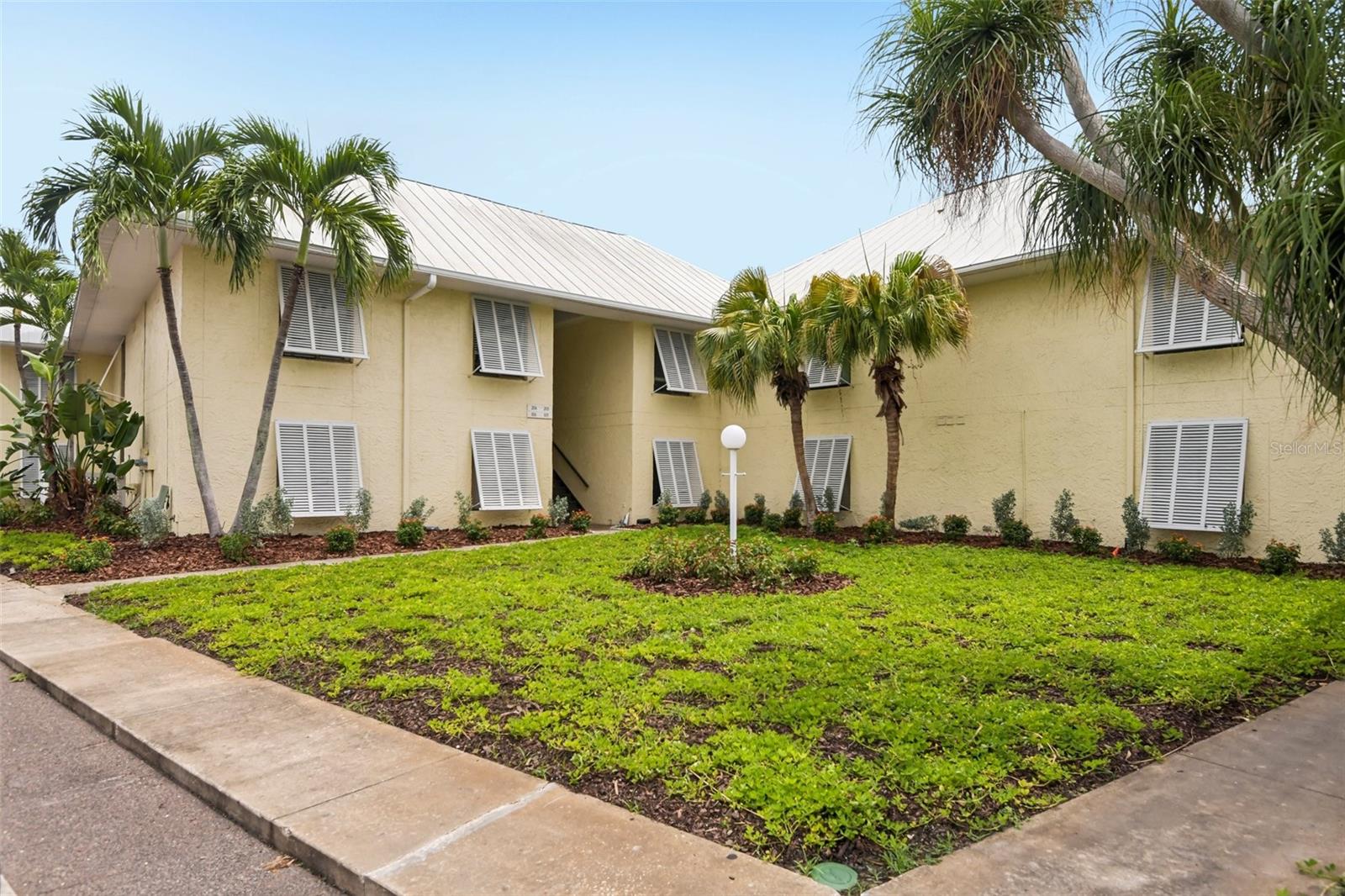 Photo of 7300 SUNSHINE SKYWAY LANE #206 ST PETERSBURG FL 33711