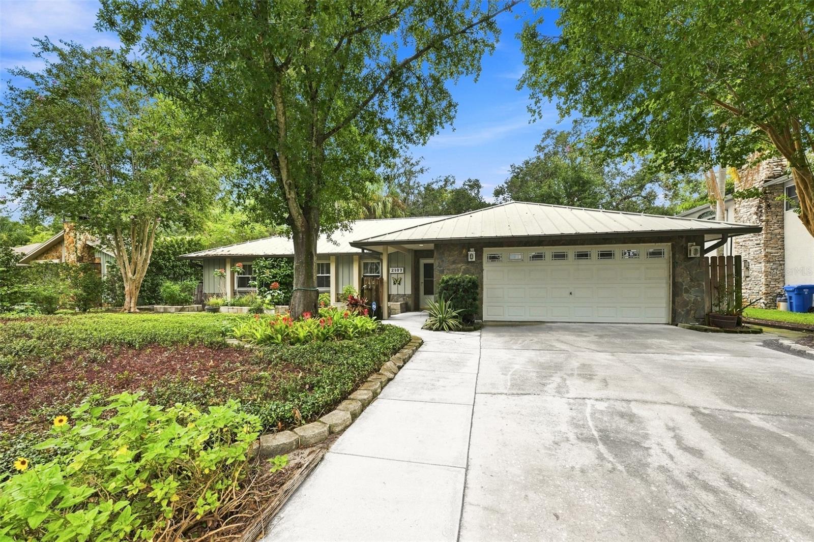 Photo of 2107 W FORE DRIVE TAMPA FL 33612