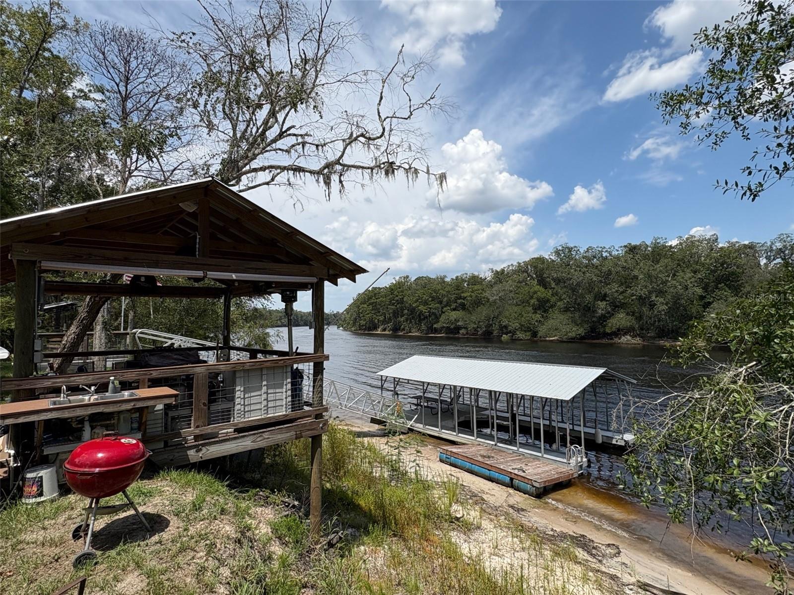 Photo of 1551 NE 930TH STREET OLD TOWN FL 32680