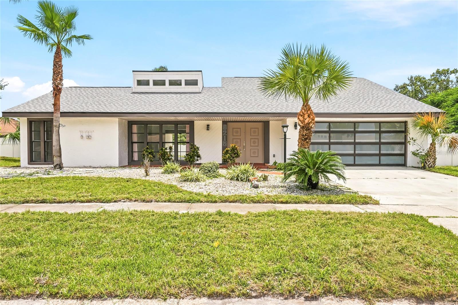Photo of 8215 LA SERENA DRIVE TAMPA FL 33614