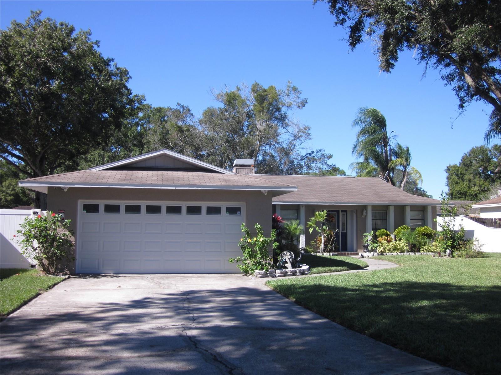 Photo of 4902 COUNTRY AIRE LANE TAMPA FL 33624
