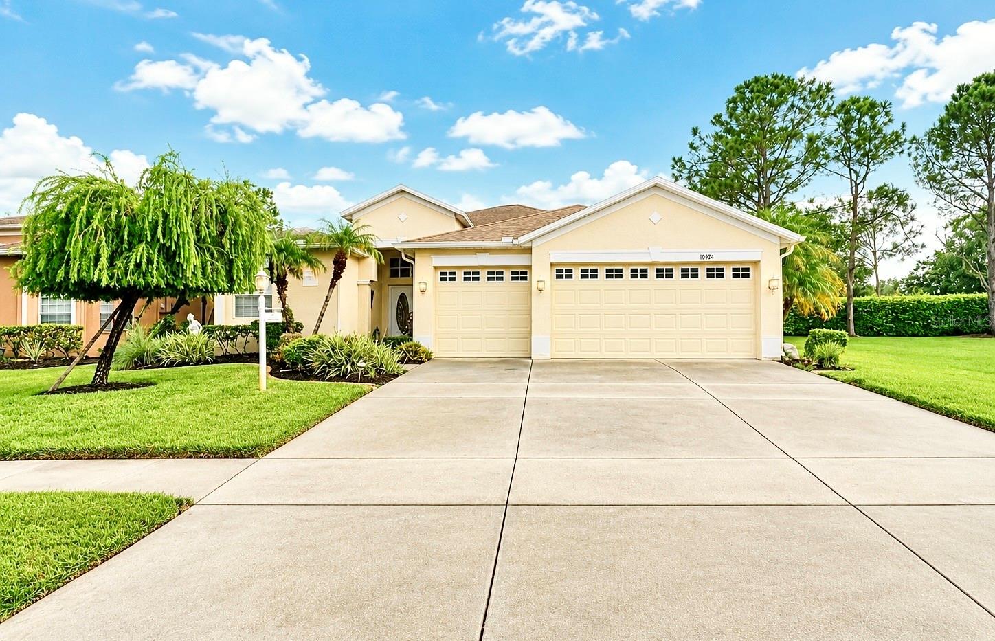 Photo of 10924 RAIN HOLLOW COURT NEW PORT RICHEY FL 34655