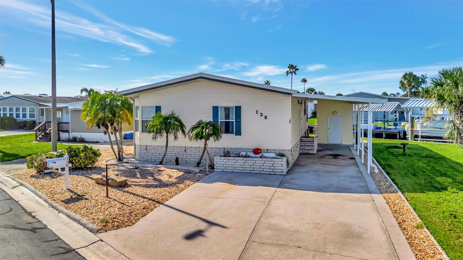 Photo of 138 S SAINT THOMAS CIRCLE APOLLO BEACH FL 33572