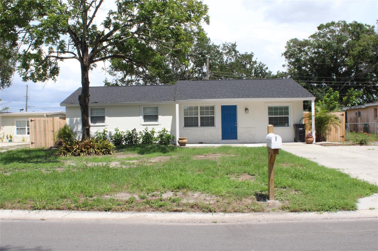 Photo of 9049 ORCHID DRIVE SEMINOLE FL 33777