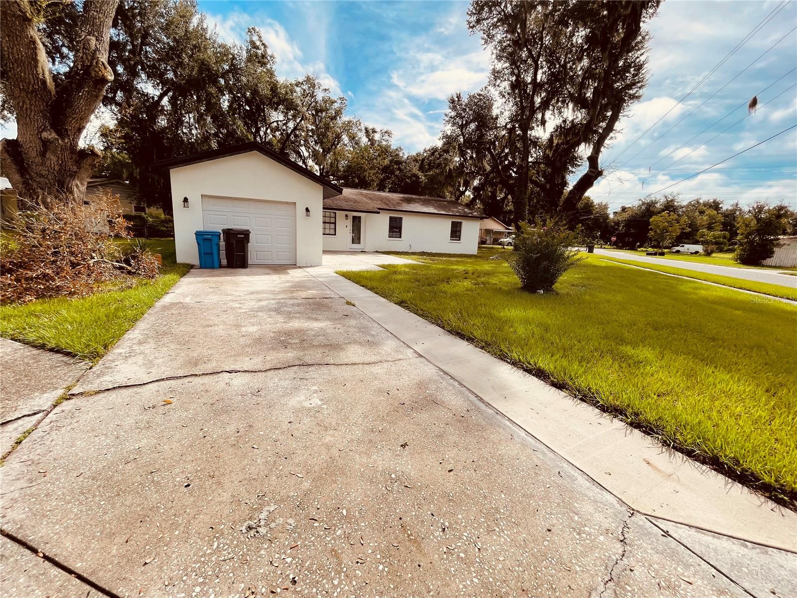Photo of 3210 LAUREL LANE PLANT CITY FL 33566