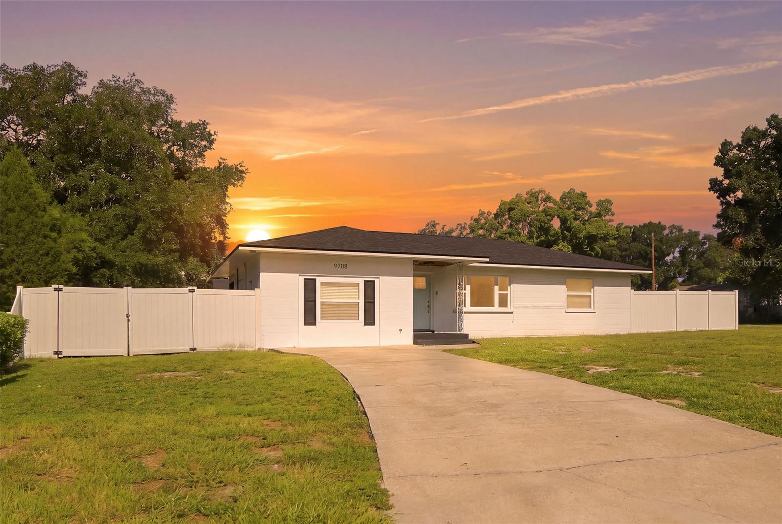 Photo of 9708 FOREST HILLS DRIVE TAMPA FL 33612