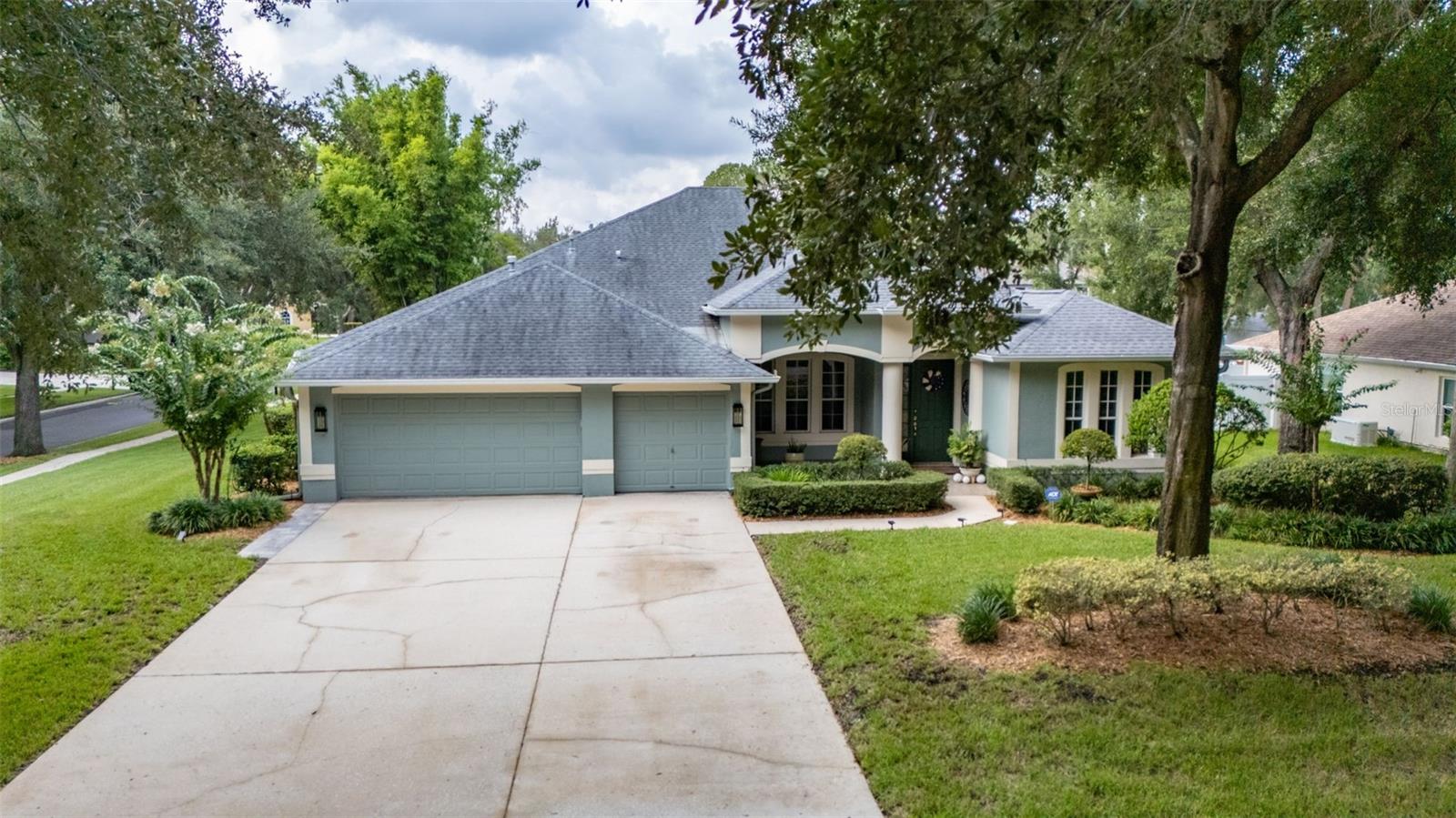 Photo of 28 CAMELOT RIDGE DRIVE BRANDON FL 33511