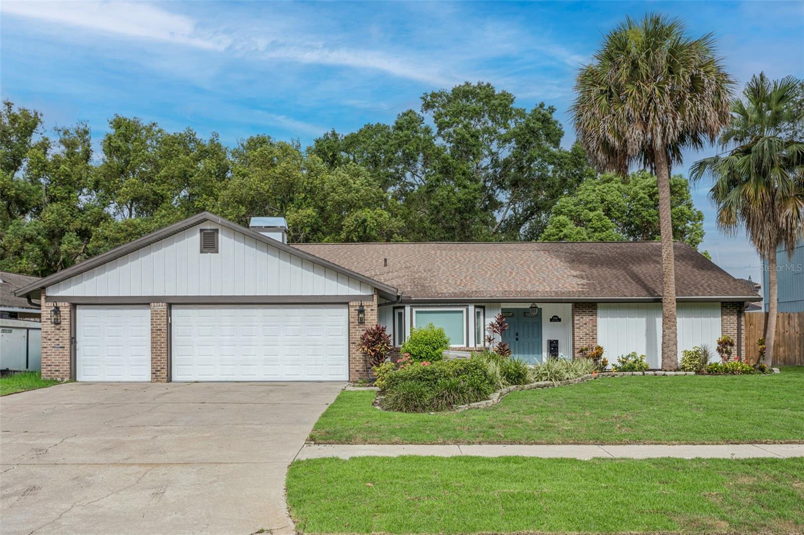 Photo of 1046 SYLVIA LANE TAMPA FL 33613