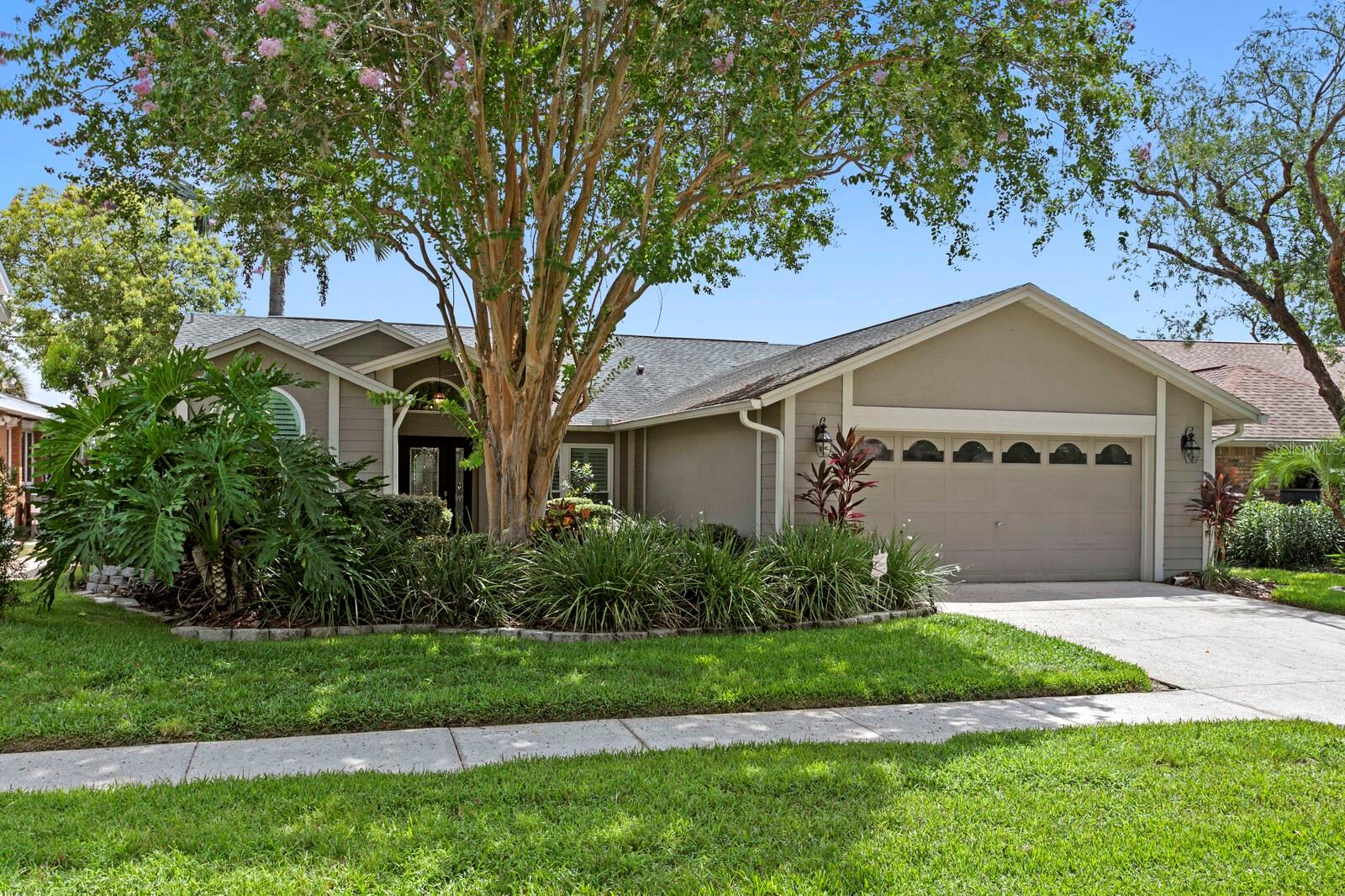 Photo of 14607 VILLAGE GLEN CIRCLE TAMPA FL 33618