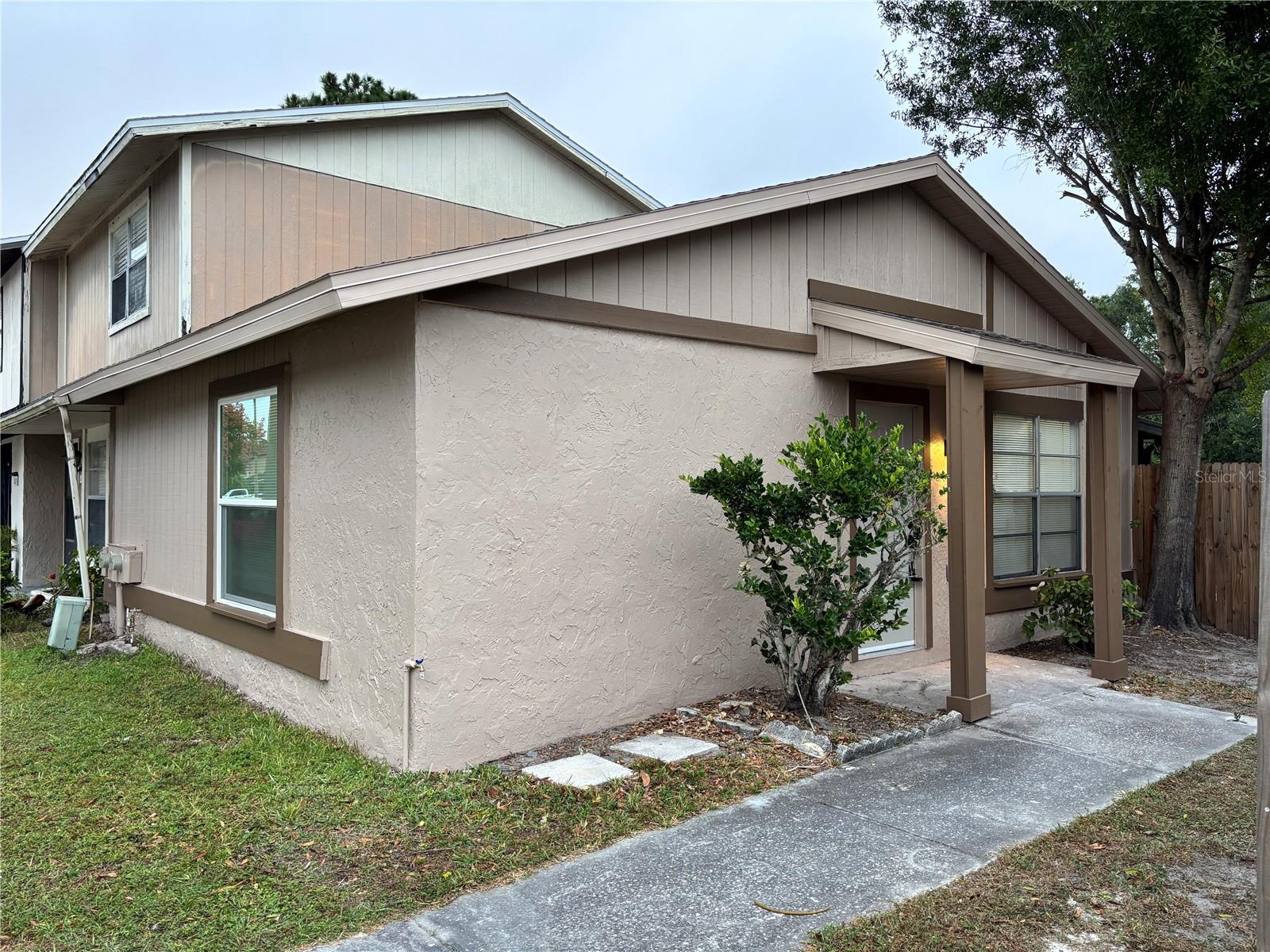 Photo of 14025 VILLAGE VIEW DRIVE TAMPA FL 33624