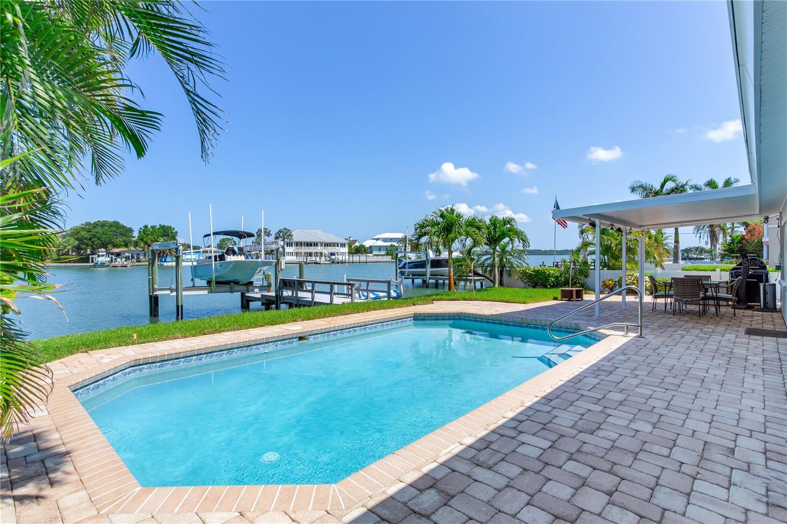 Photo of 16458 REDINGTON DRIVE REDINGTON BEACH FL 33708