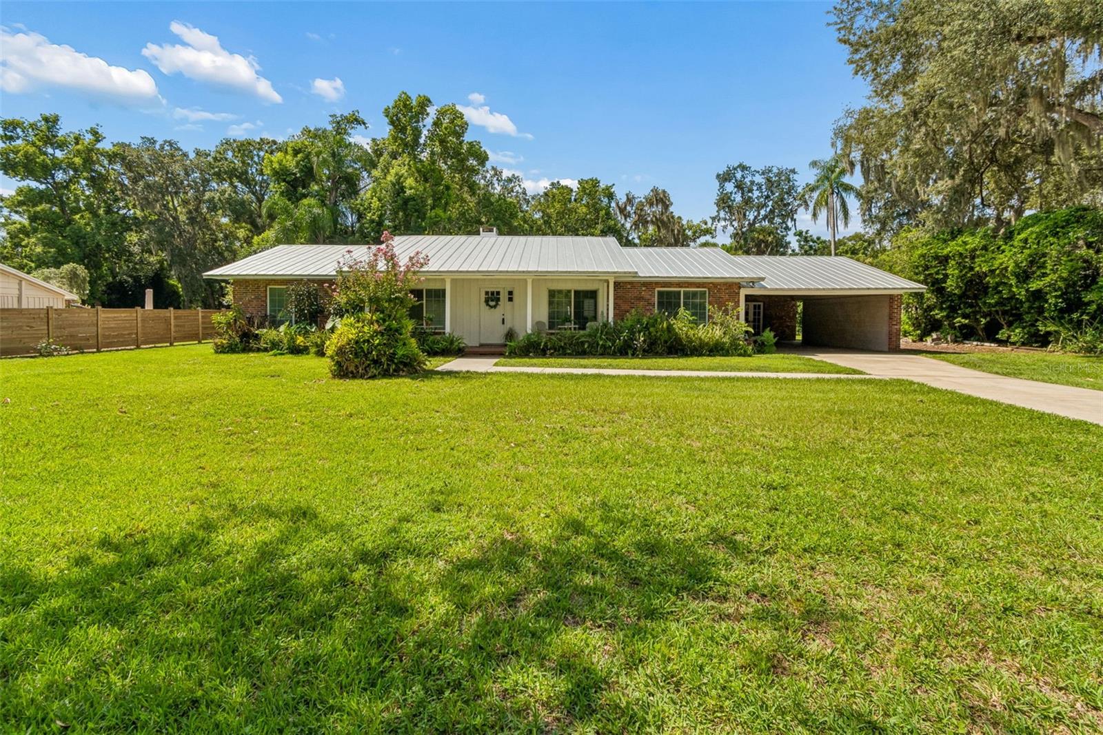 Photo of 909 TOMLINSON DRIVE LUTZ FL 33549