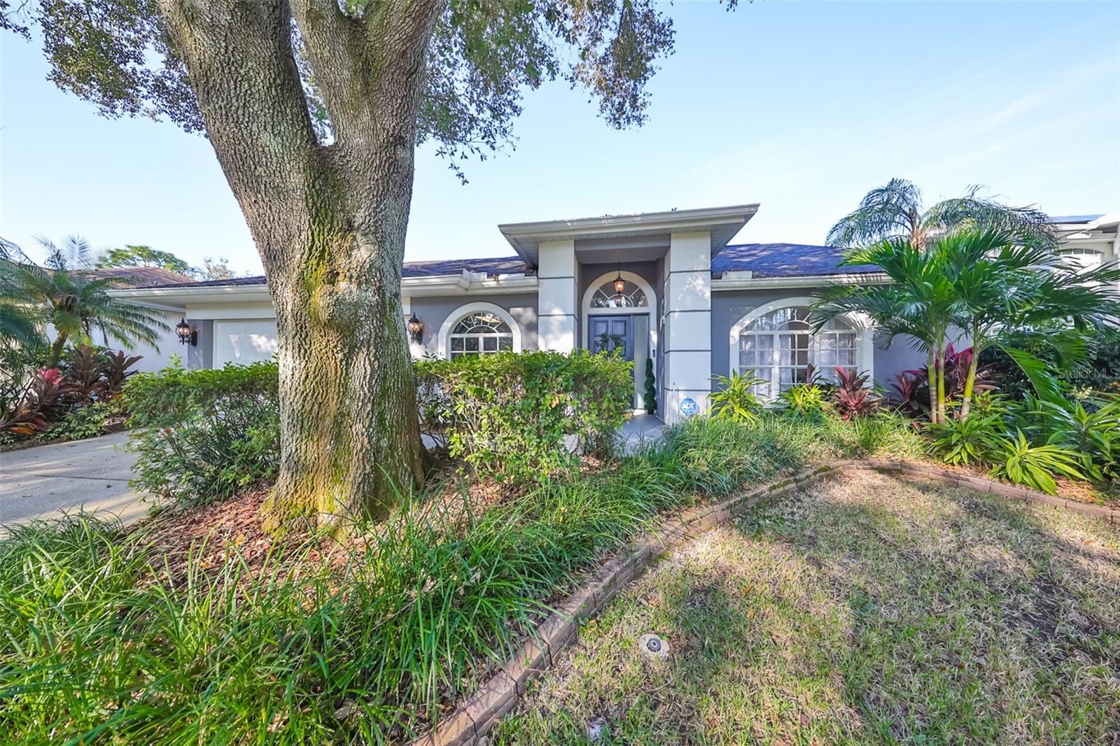 Photo of 9309 HAMPSHIRE PARK DRIVE TAMPA FL 33647