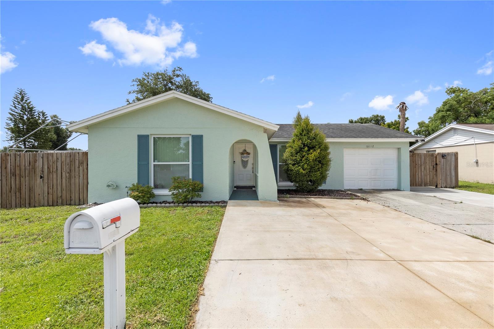 Photo of 10112 ENCHANTED OAKS COURT TAMPA FL 33615