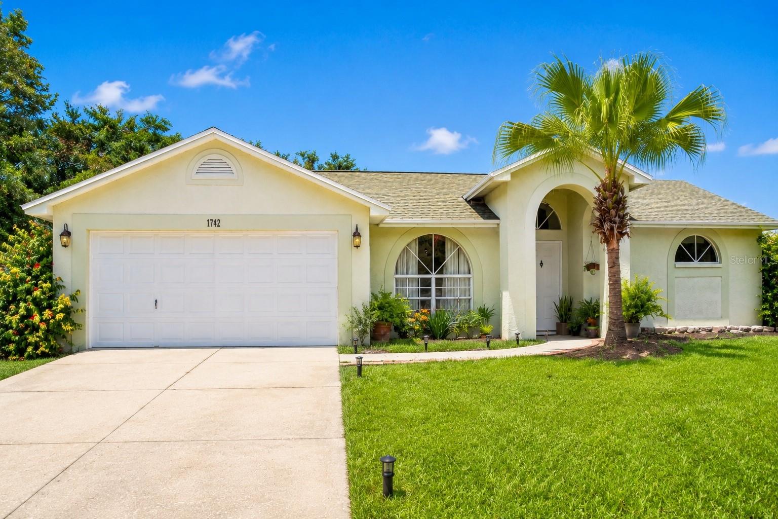 Photo of 1742 STAYSAIL DRIVE VALRICO FL 33594