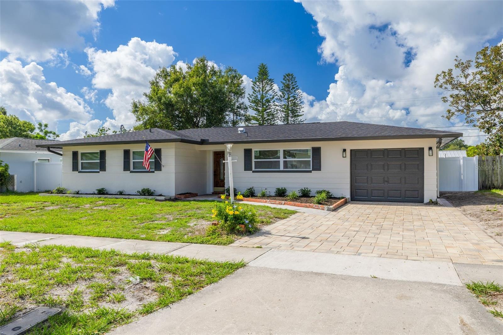 Photo of 1673 CAMBRIDGE DRIVE CLEARWATER FL 33756
