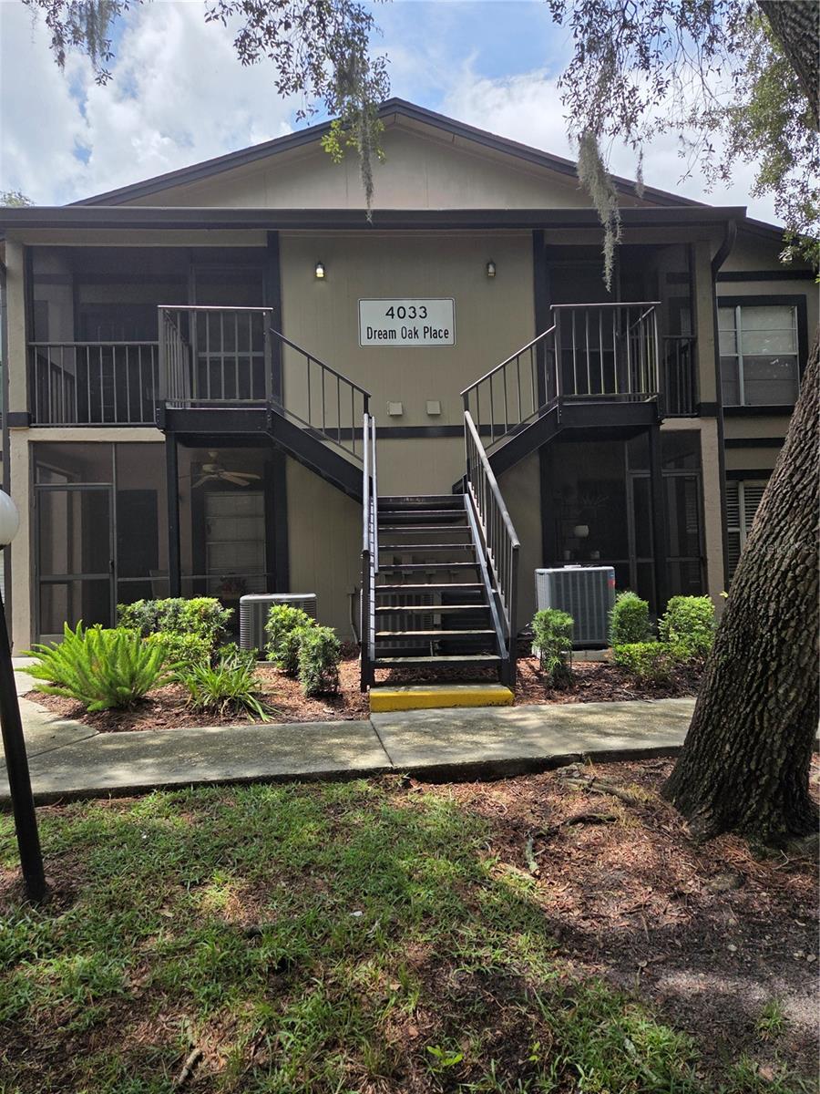 Photo of 4033 DREAM OAK PLACE #203 TAMPA FL 33613