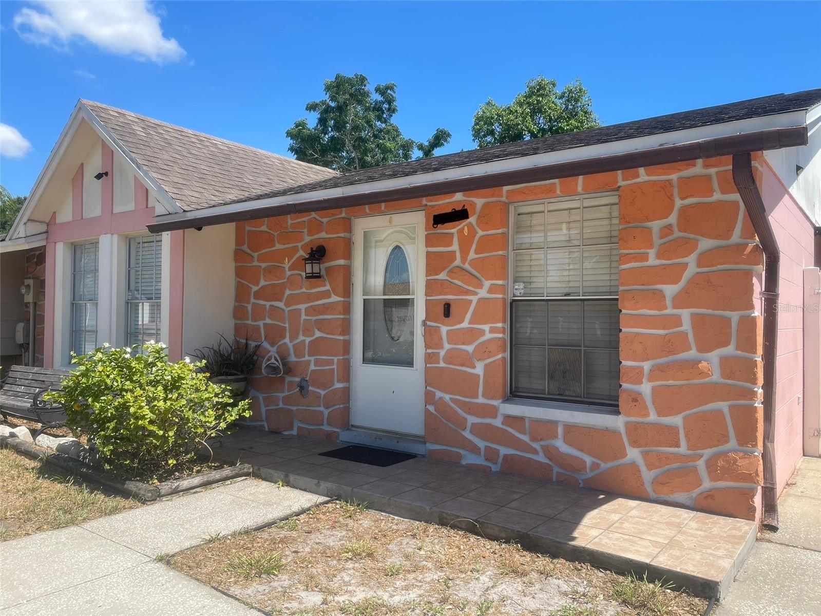 Photo of 8524 CATALINA DRIVE TAMPA FL 33615