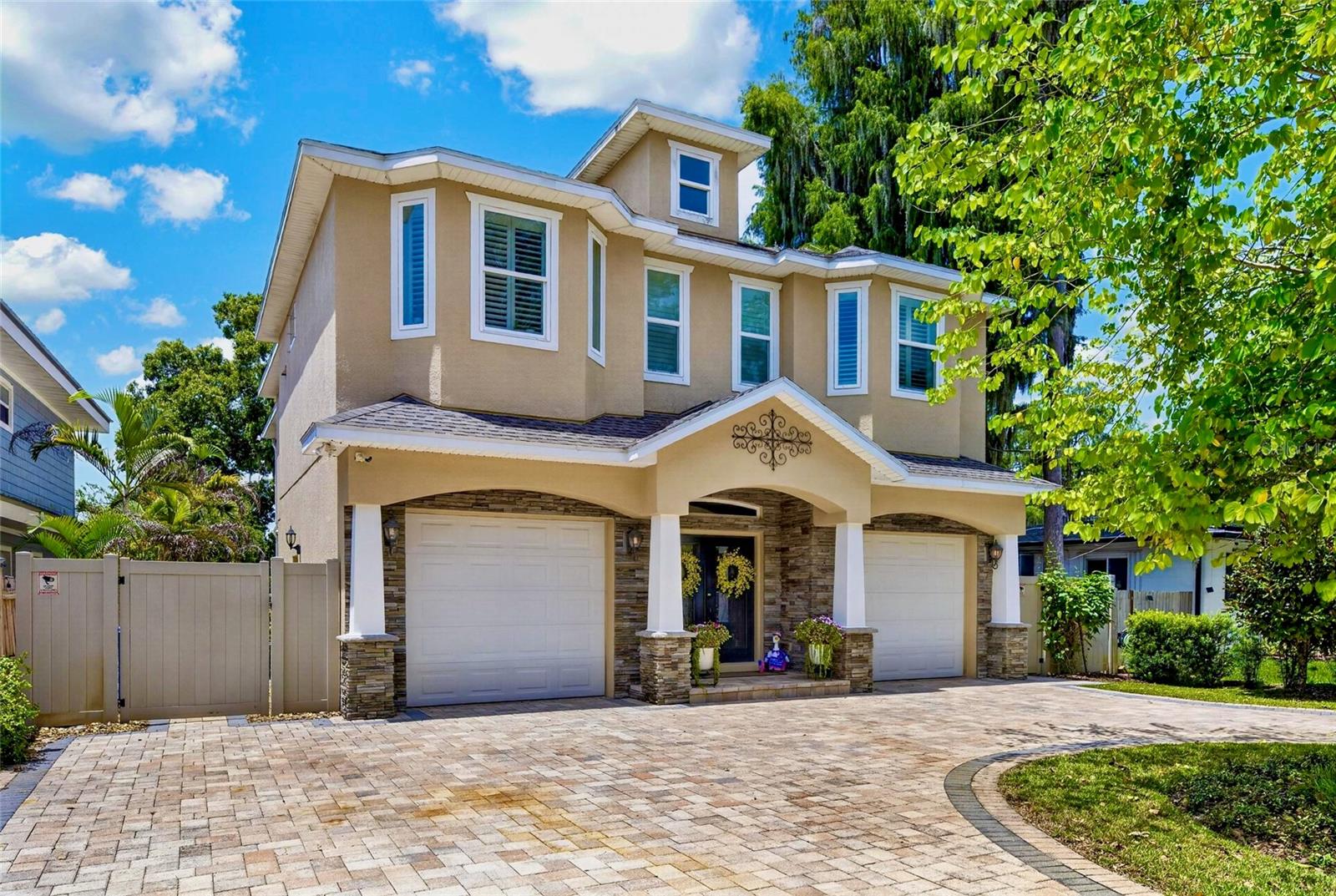 Photo of 303 W CHAPMAN ROAD LUTZ FL 33548
