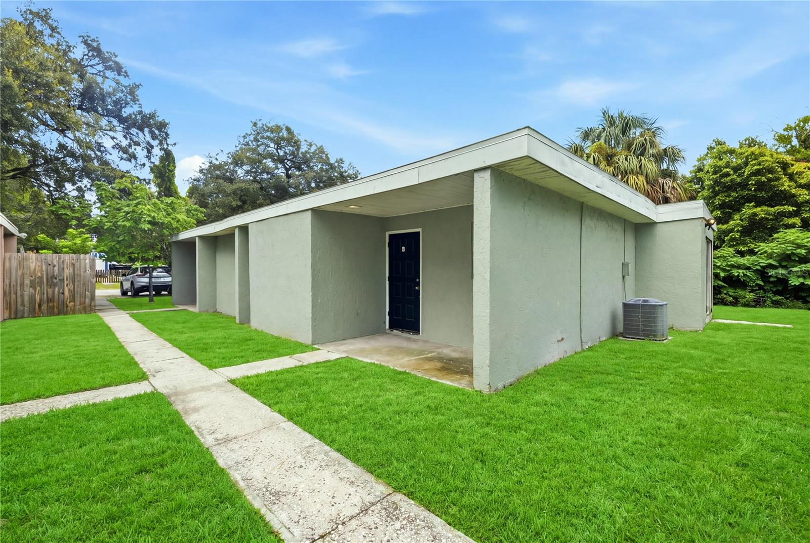 Photo of 1009 E HOLLAND AVENUE TAMPA FL 33612