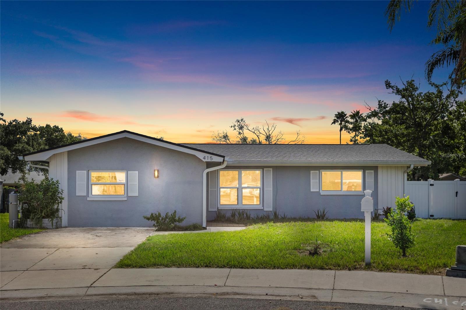 Photo of 415 MAPLEWOOD CIRCLE OLDSMAR FL 34677