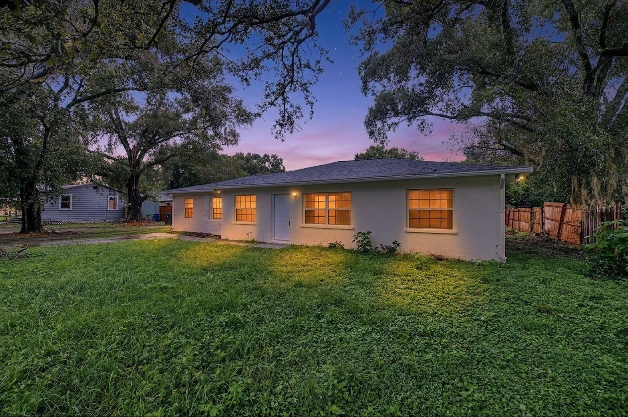 Photo of 810 E 120TH AVENUE TAMPA FL 33612