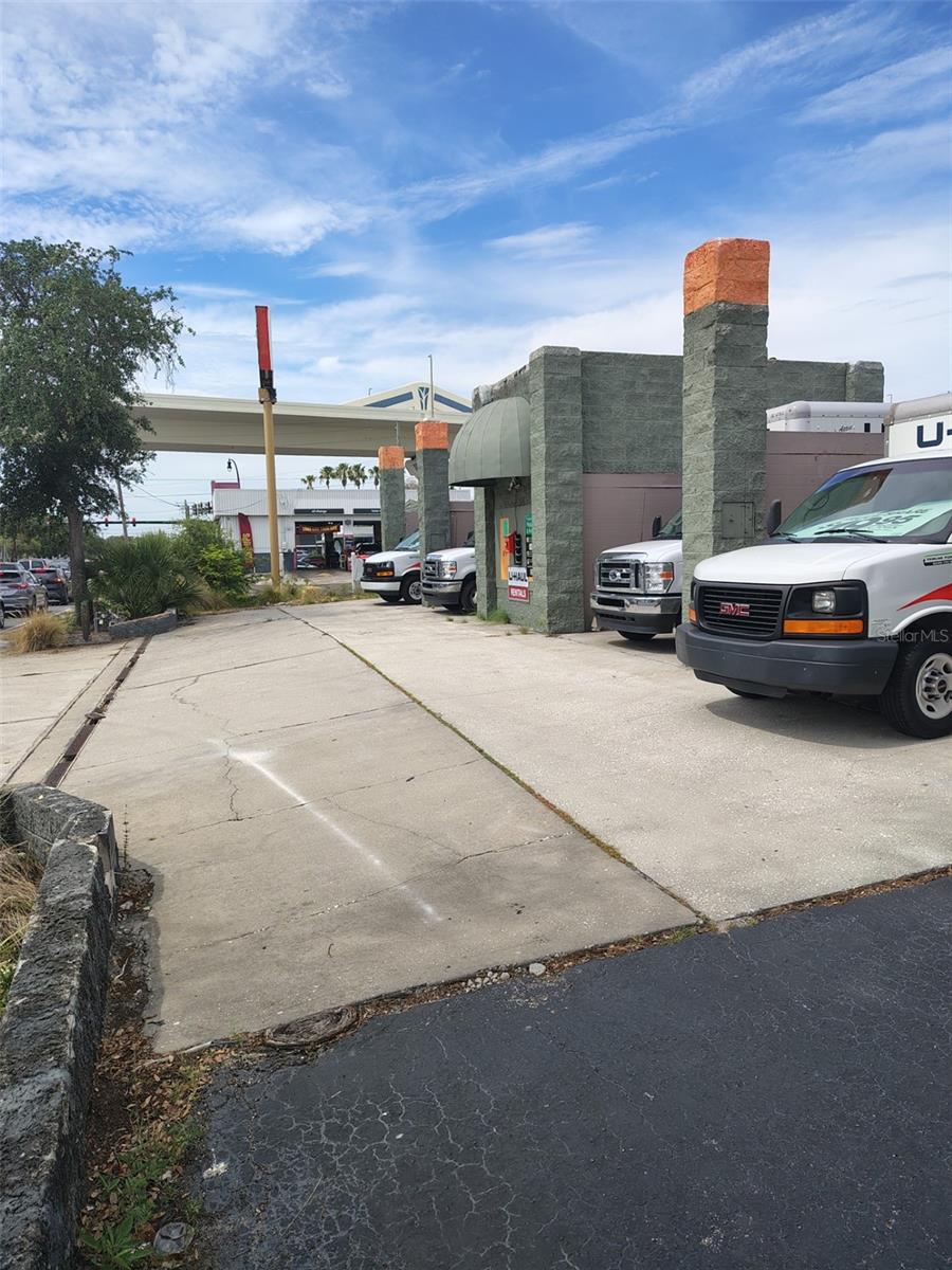 Photo of 4902 S MANHATTAN AVENUE TAMPA FL 33611