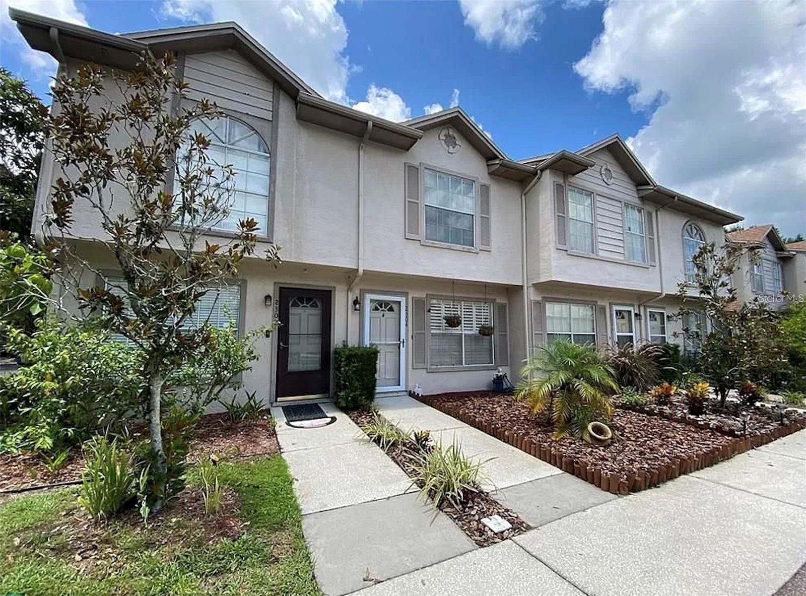 Photo of 2304 FLETCHERS POINT CIRCLE TAMPA FL 33613