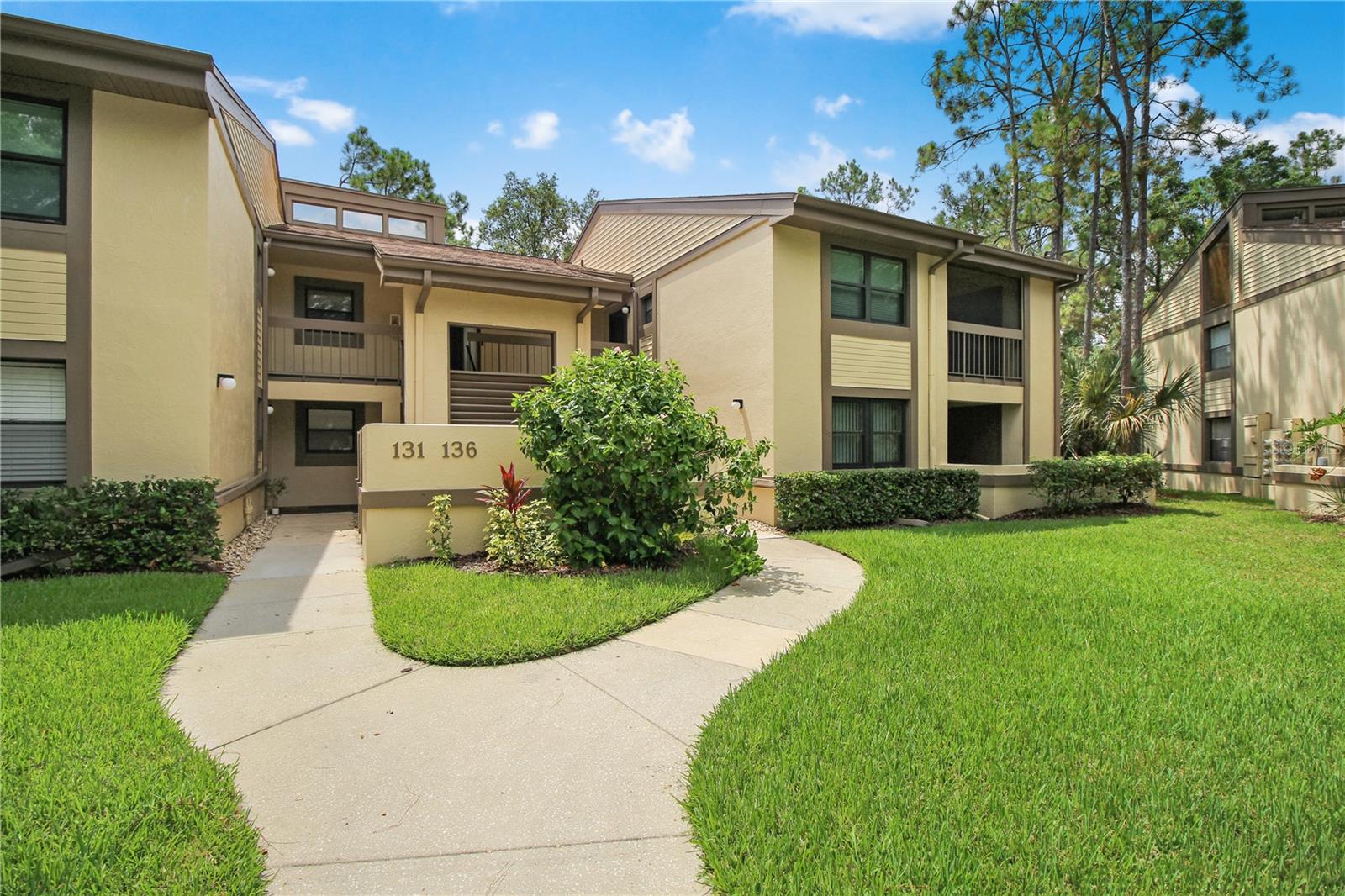 Photo of 135 WOODLAKE WYNDE #135 OLDSMAR FL 34677