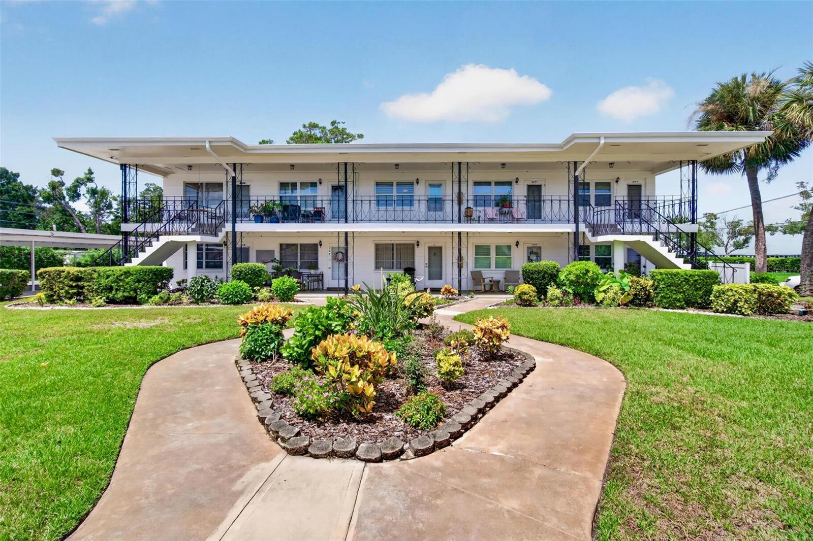 Photo of 138 36TH AVENUE #208 W ST PETERSBURG FL 33704
