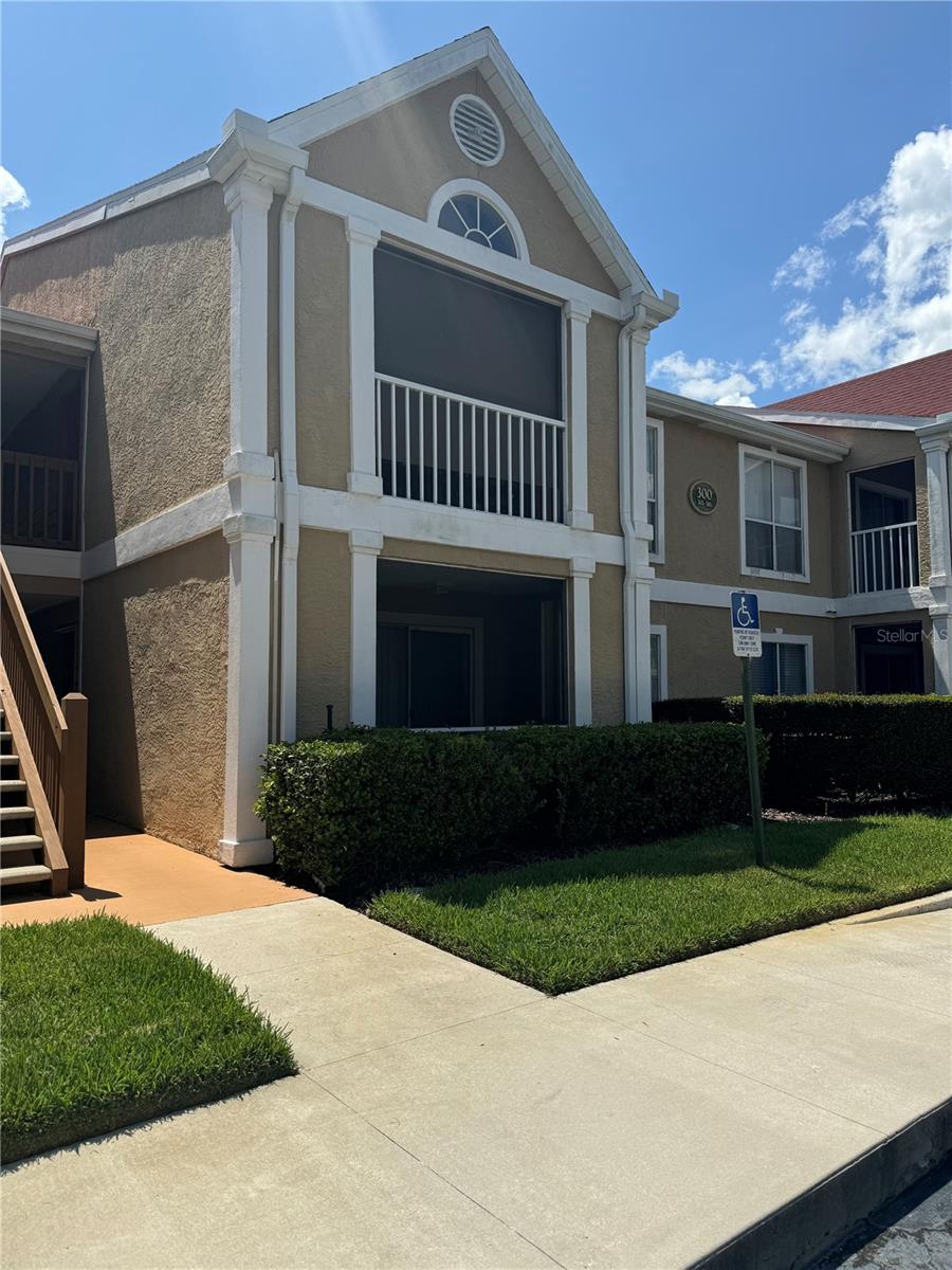 Photo of 9481 HIGHLAND OAK DRIVE #303 TAMPA FL 33647